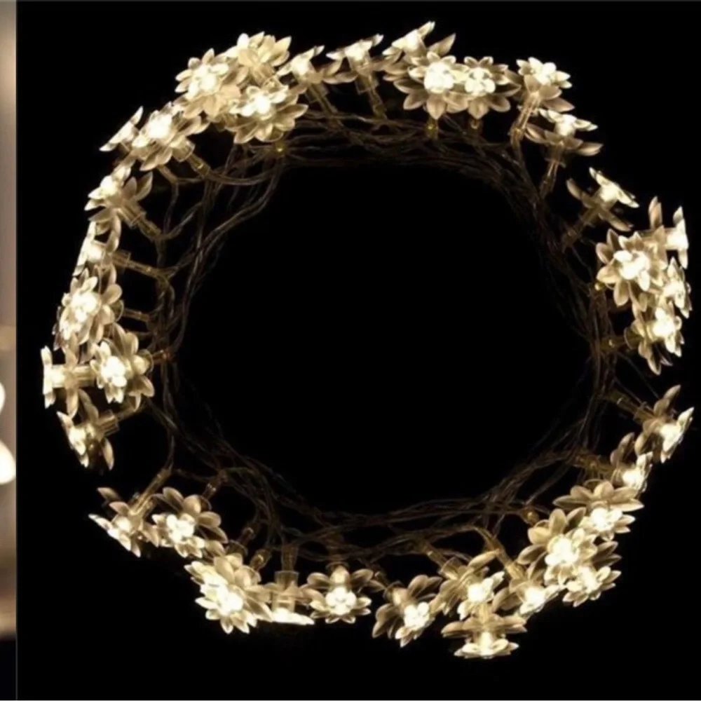 Battery Operated Indoor and Outdoor 60 LED Lotus Flower Fairy Lights on 22ft PVC